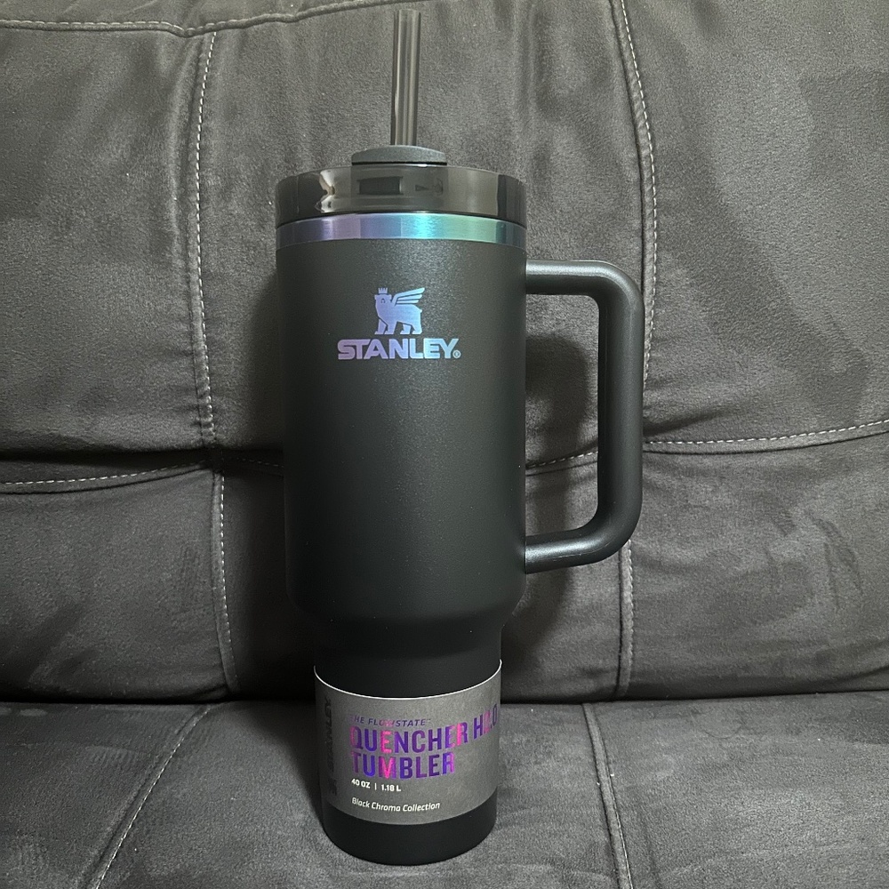 Stanley 40oz Black Chroma